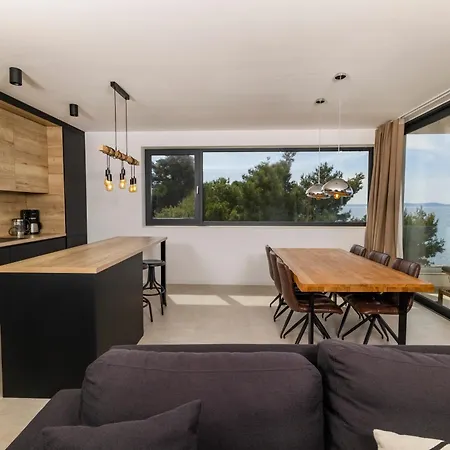 Apartment Aqua Blue By Belmont Realty *