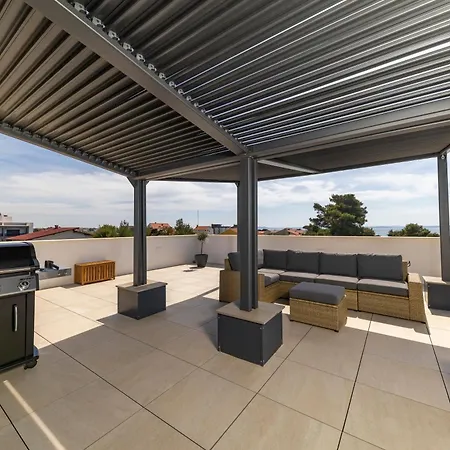 Aqua Blue By Belmont Realty Apartment