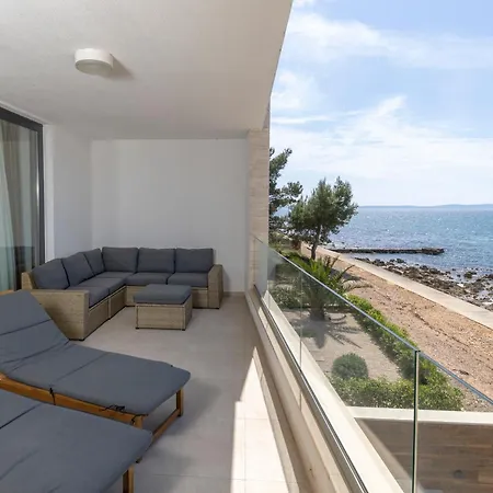 Aqua Blue By Belmont Realty Apartment