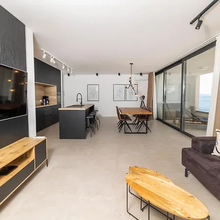 Apartment Aqua Blue By Belmont Realty *