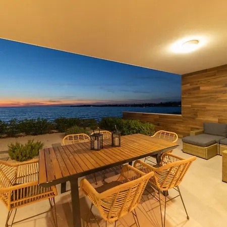 Aqua Blue By Belmont Realty Apartment