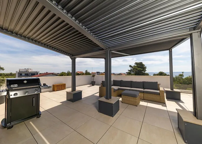 Aqua Blue By Belmont Realty Apartman