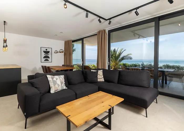 Aqua Blue By Belmont Realty Apartman *