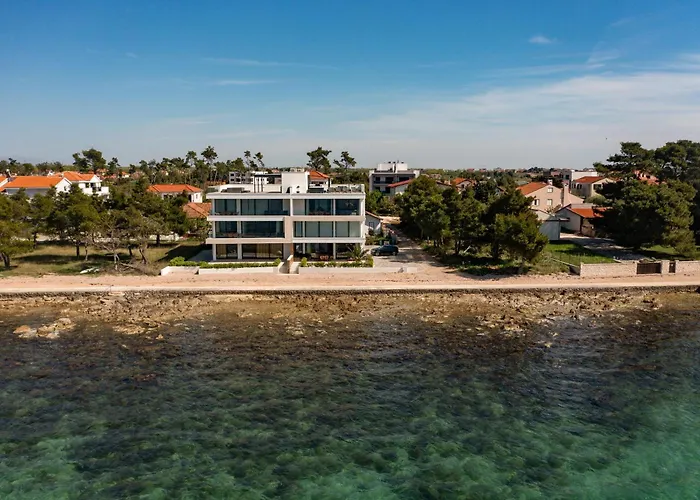 Aqua Blue By Belmont Realty Apartman