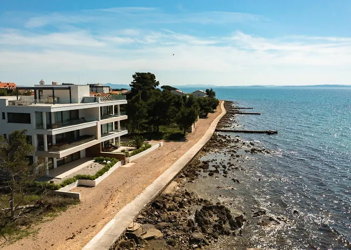 Aqua Blue By Belmont Realty Apartman